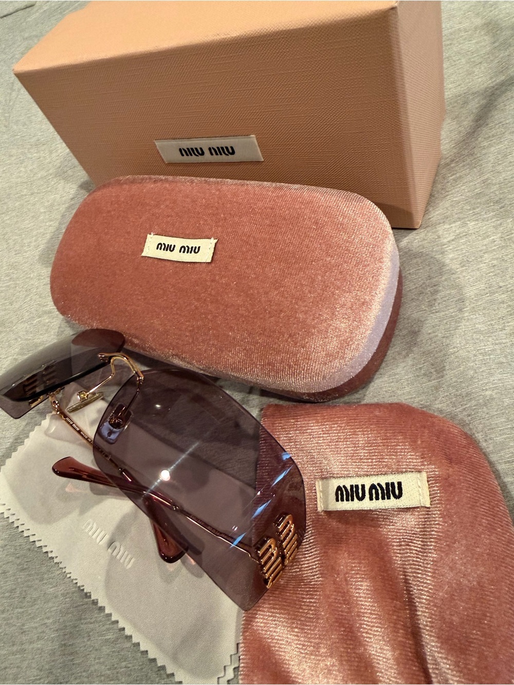 Miu Miu - Lunettes de Soleil Miu Miu Runway MU 54YS - Picture 7 of 8